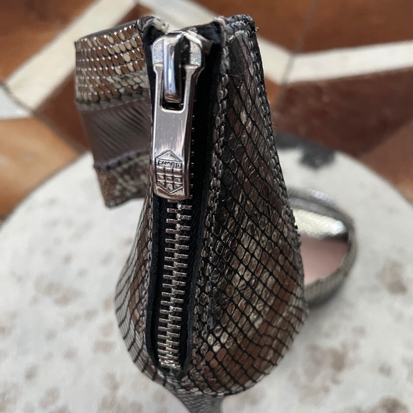 Vince Camuto Black and Silver Heels - Picture 7 of 7